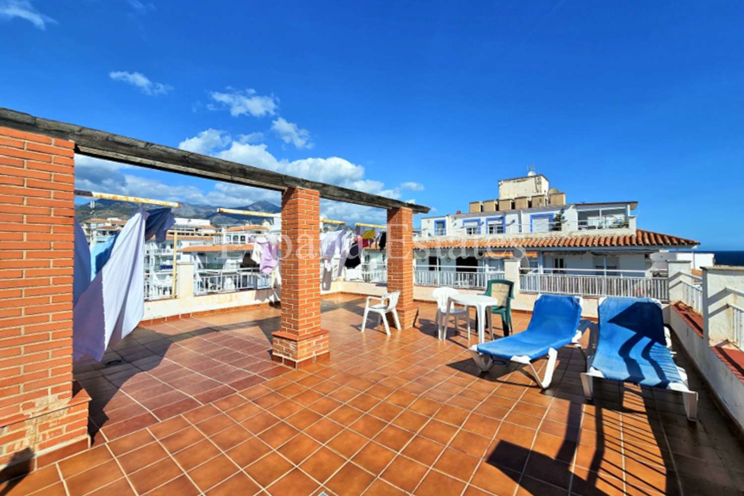 Estudio con terraza y vistas al mar en Nerja