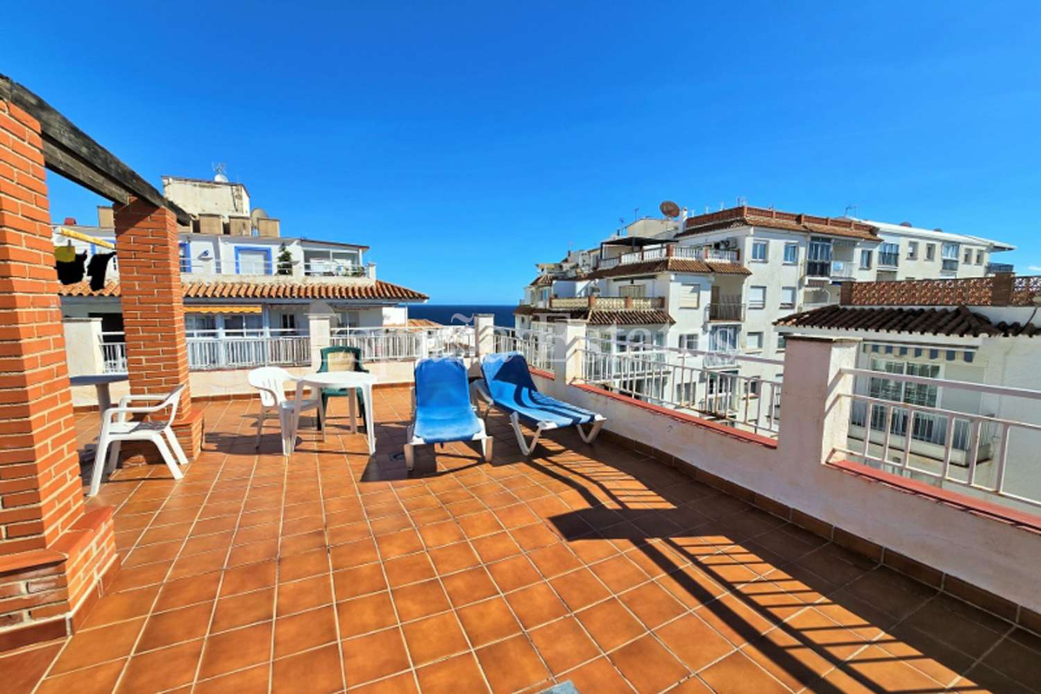 Estudio con terraza y vistas al mar en Nerja