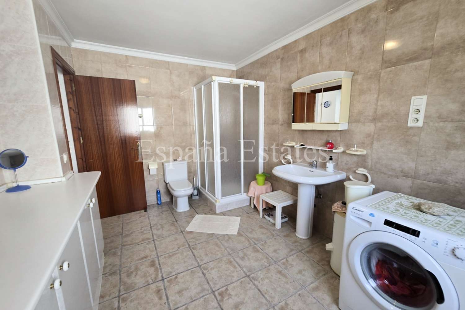 ¡Amplio apartamento con dos terrazas!