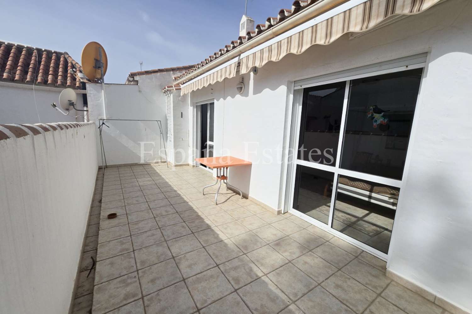 ¡Amplio apartamento con dos terrazas!