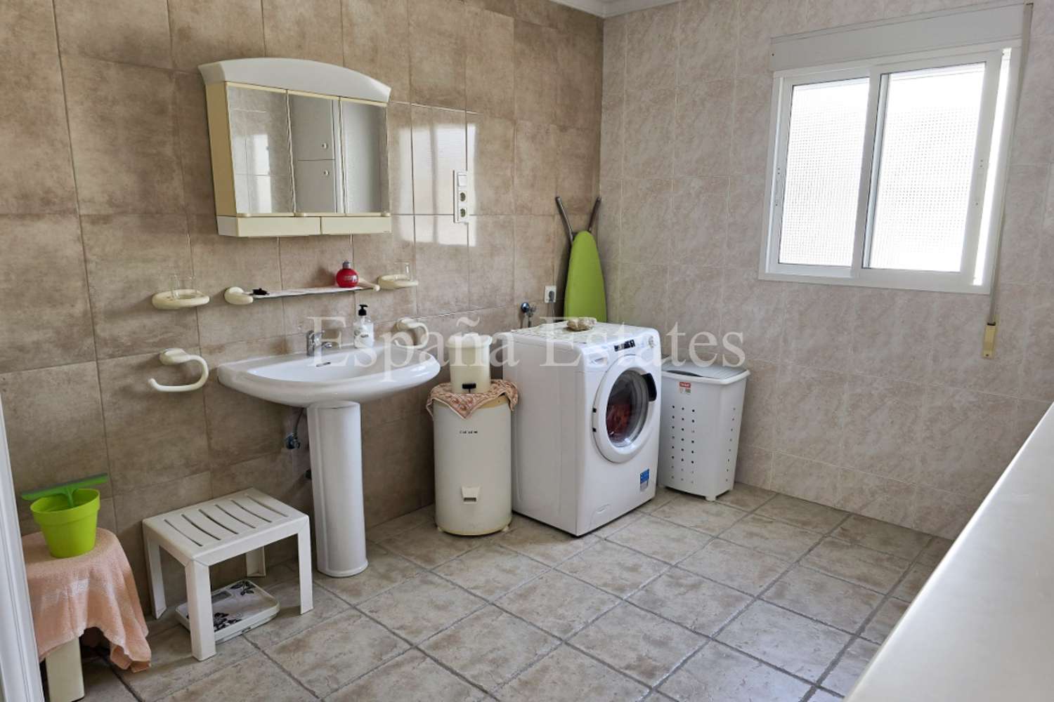 ¡Amplio apartamento con dos terrazas!