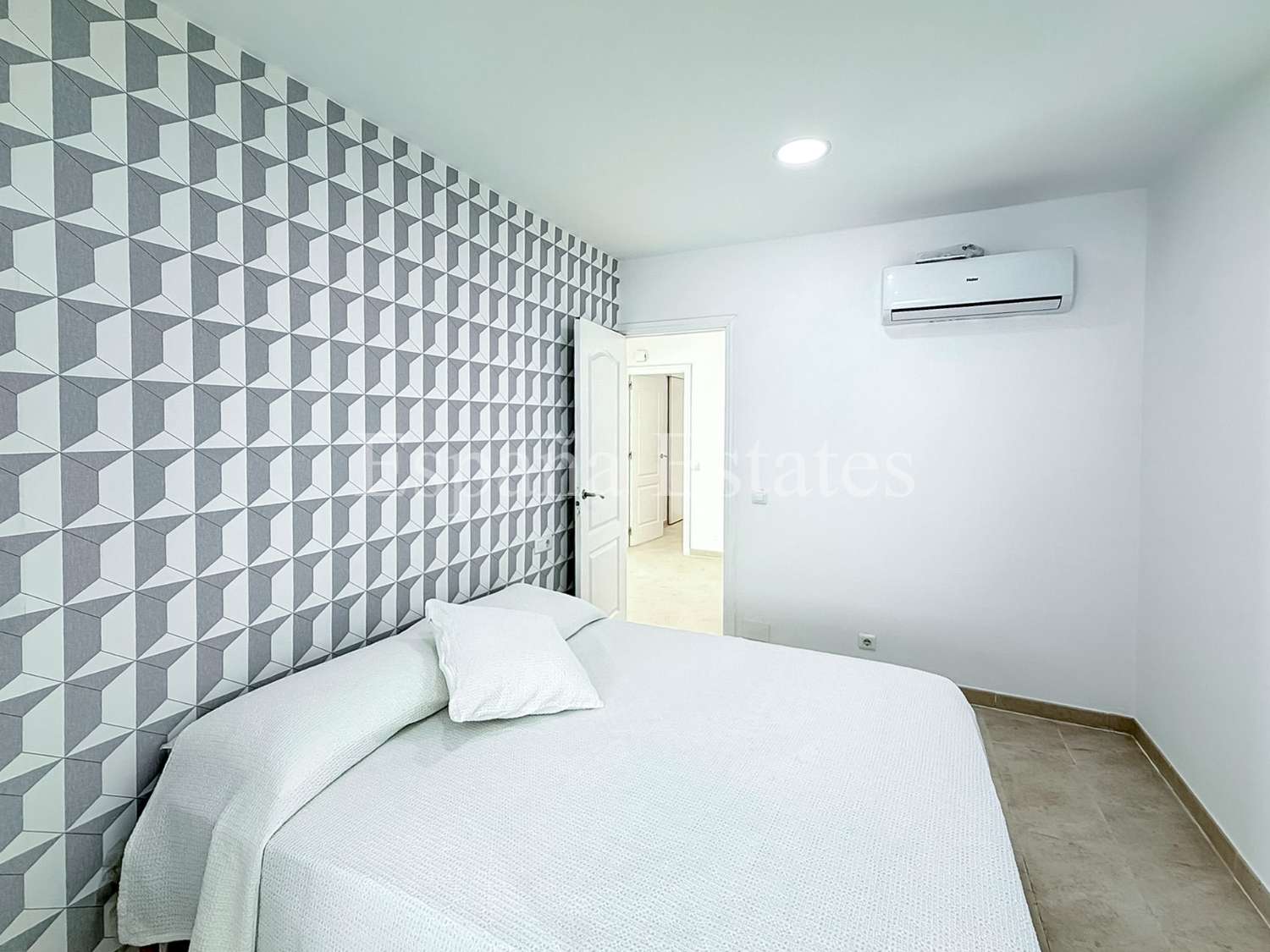 Maison rénovée avec piscine et vue sur la mer !