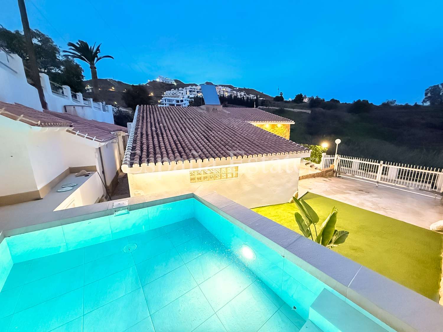 Maison rénovée avec piscine et vue sur la mer !