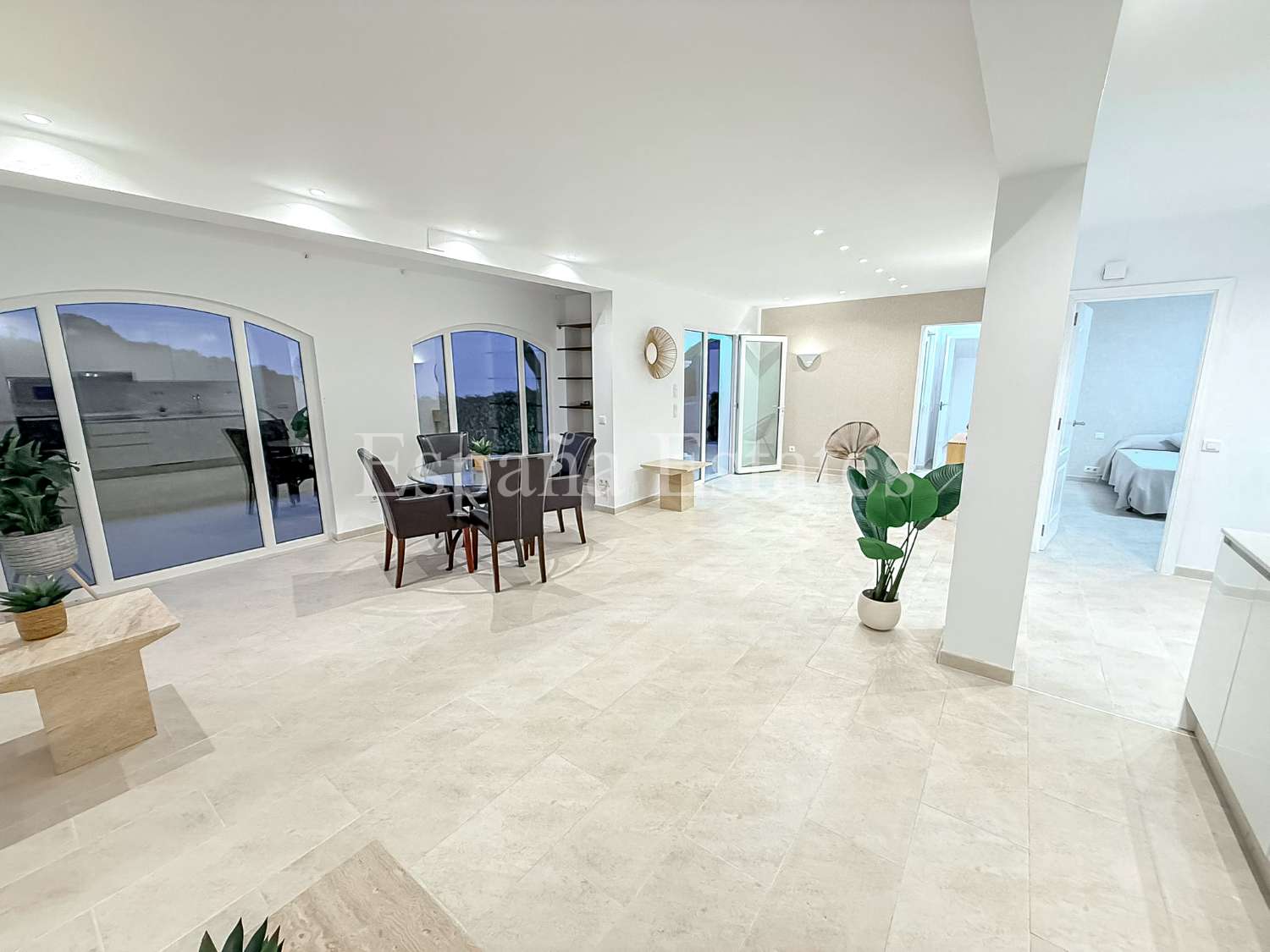 Maison rénovée avec piscine et vue sur la mer !