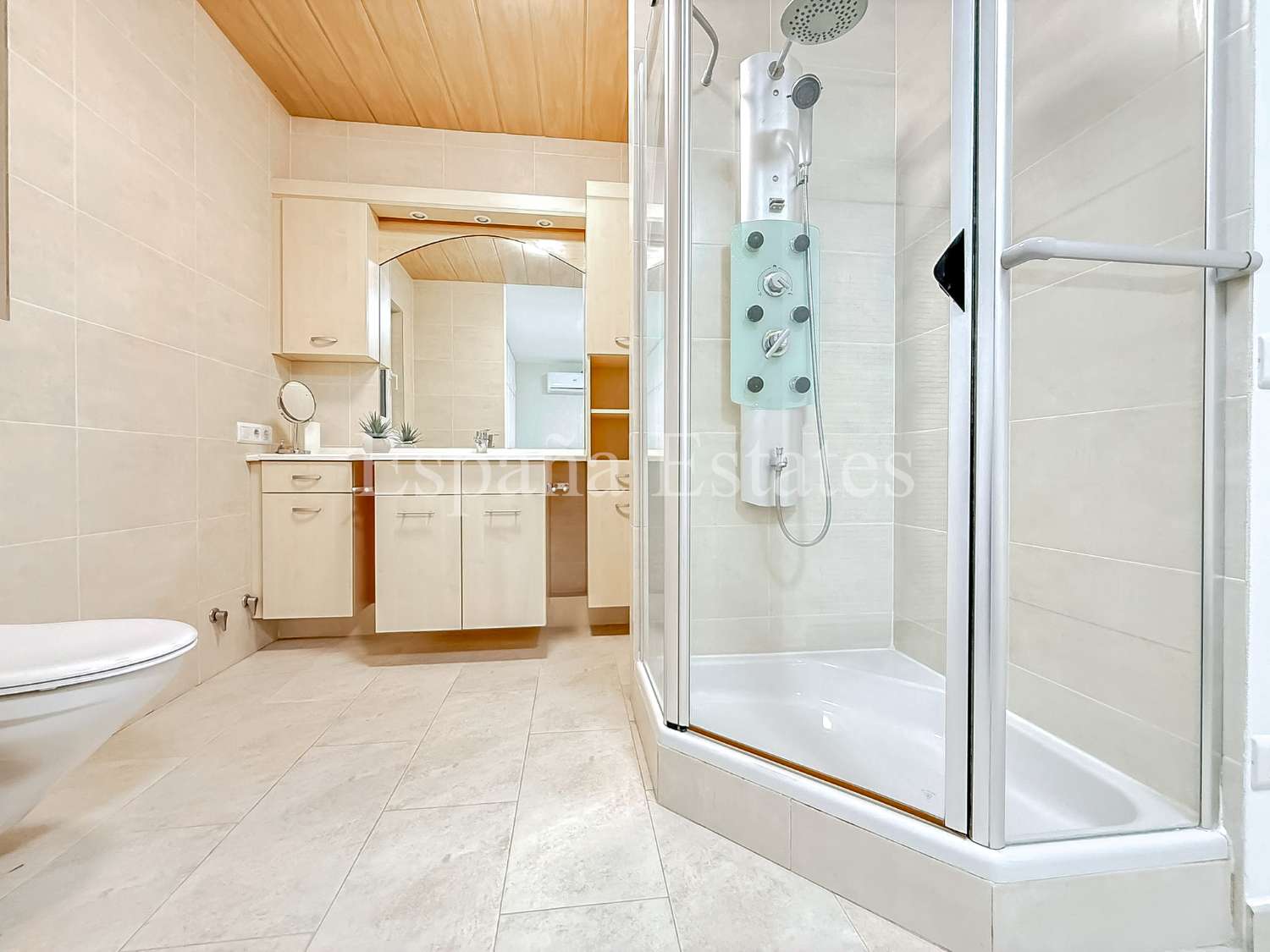 Maison rénovée avec piscine et vue sur la mer !