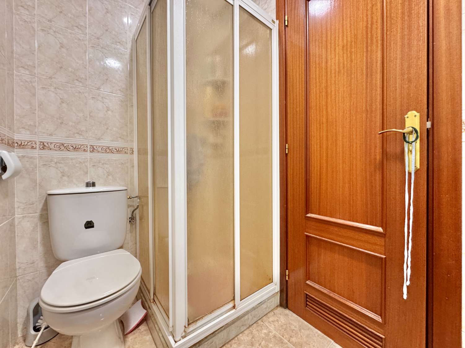 ¡Amplio adosado con garaje en el centro de Nerja!