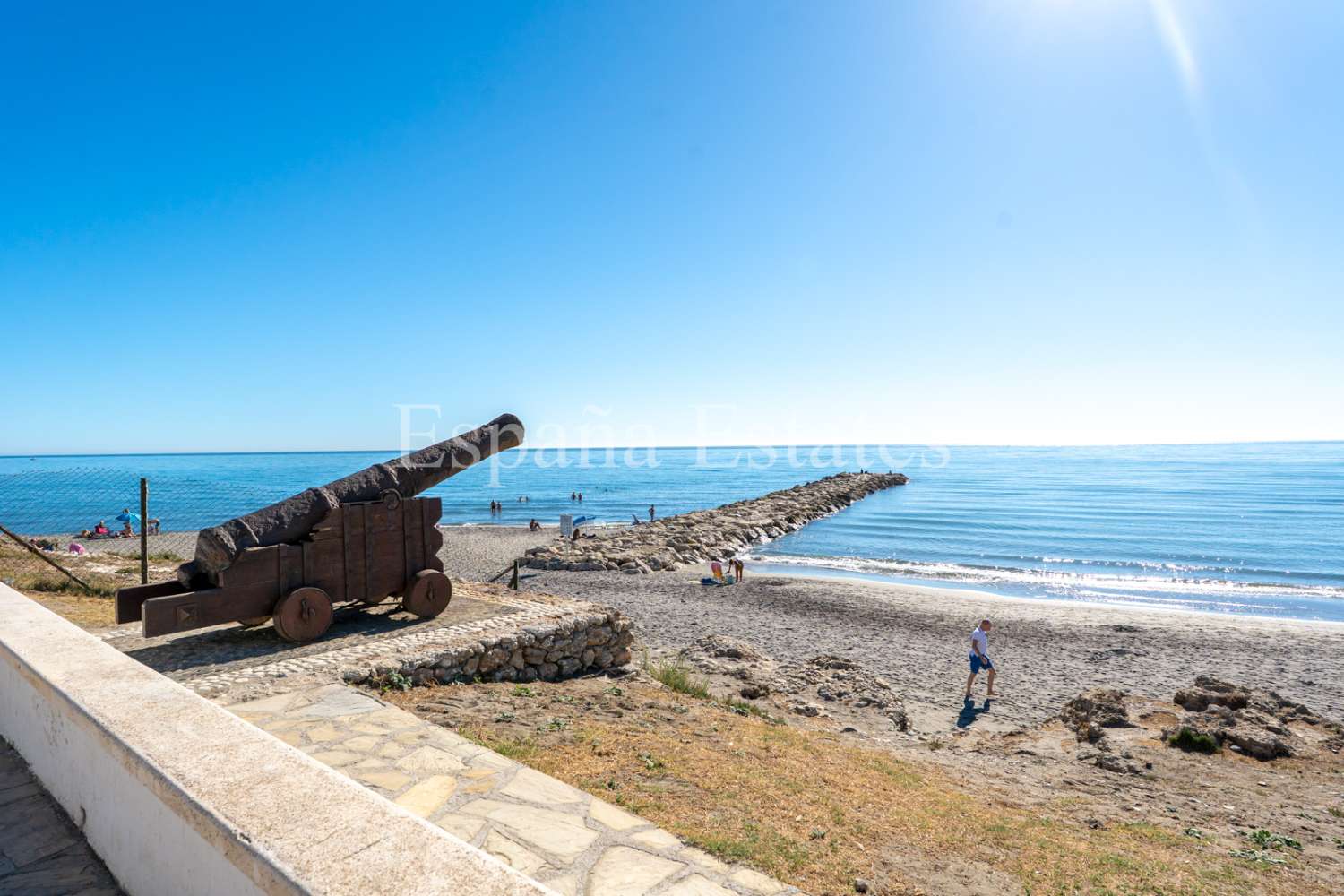 Welcome to a modern coastal lifestyle!
