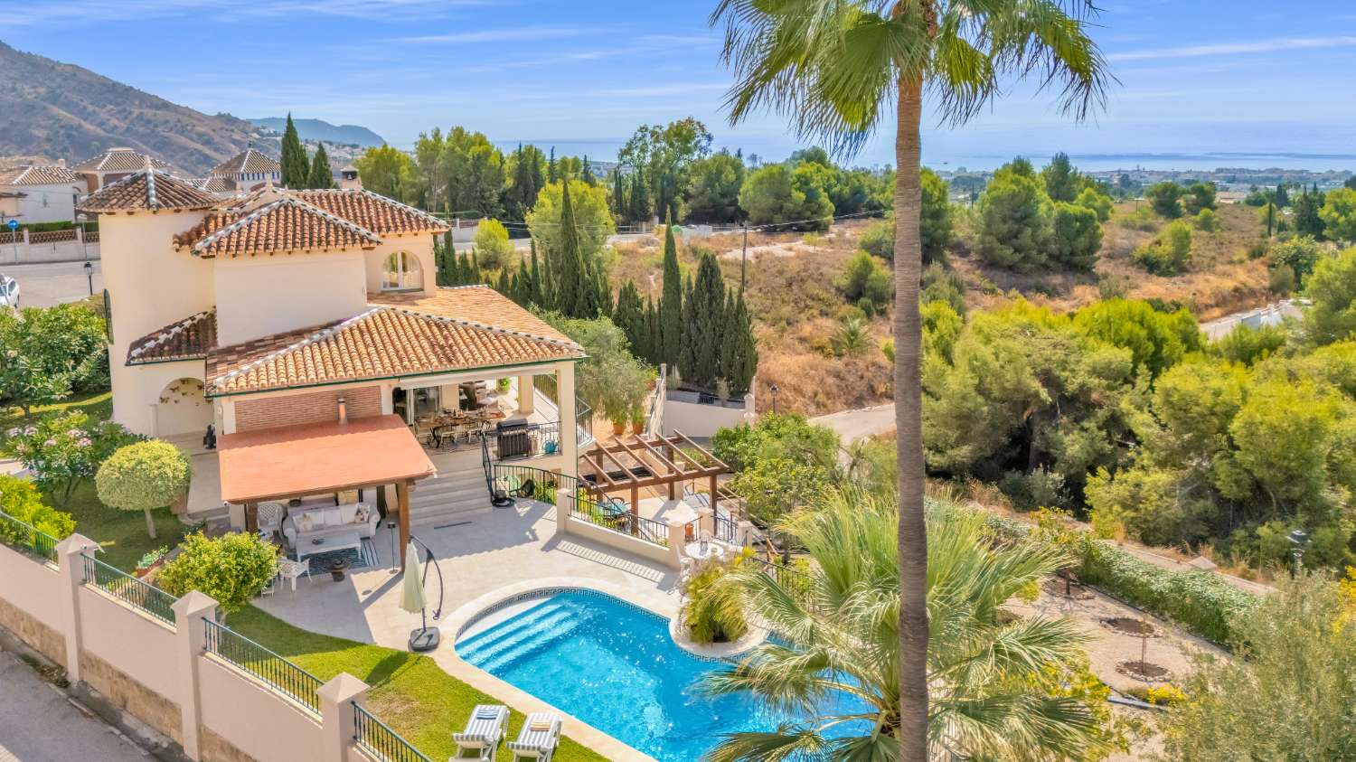 Luxury villa with panoramic views!