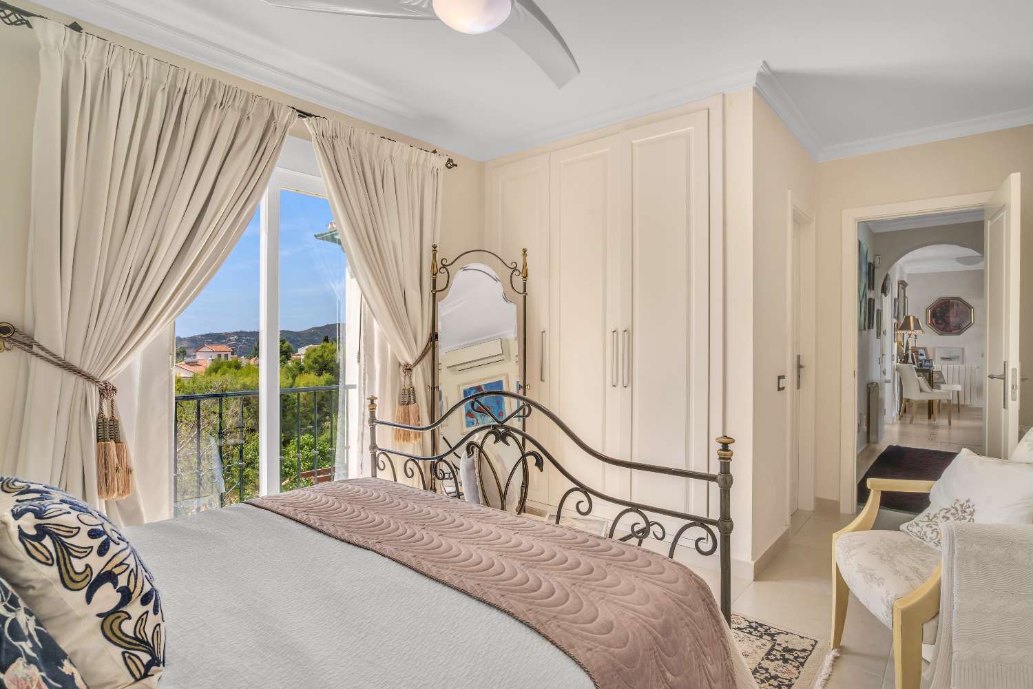 Luxury villa with panoramic views!