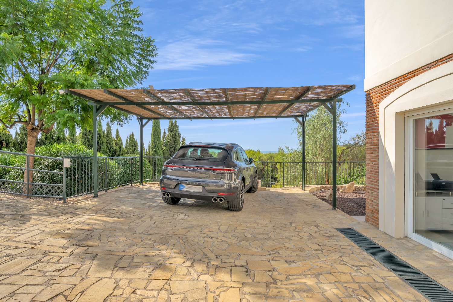 Luxury villa with panoramic views!
