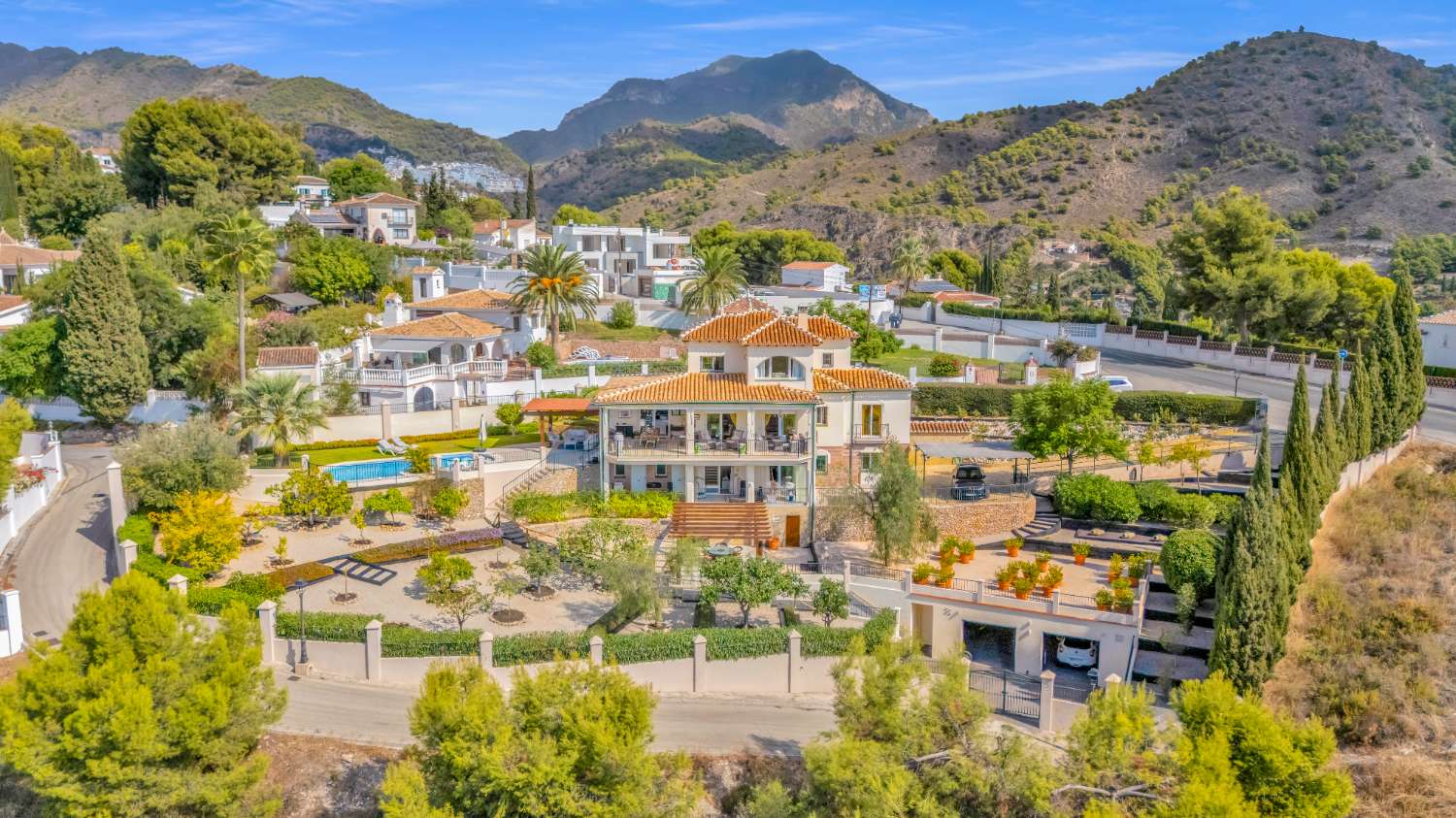 Luxury villa with panoramic views!