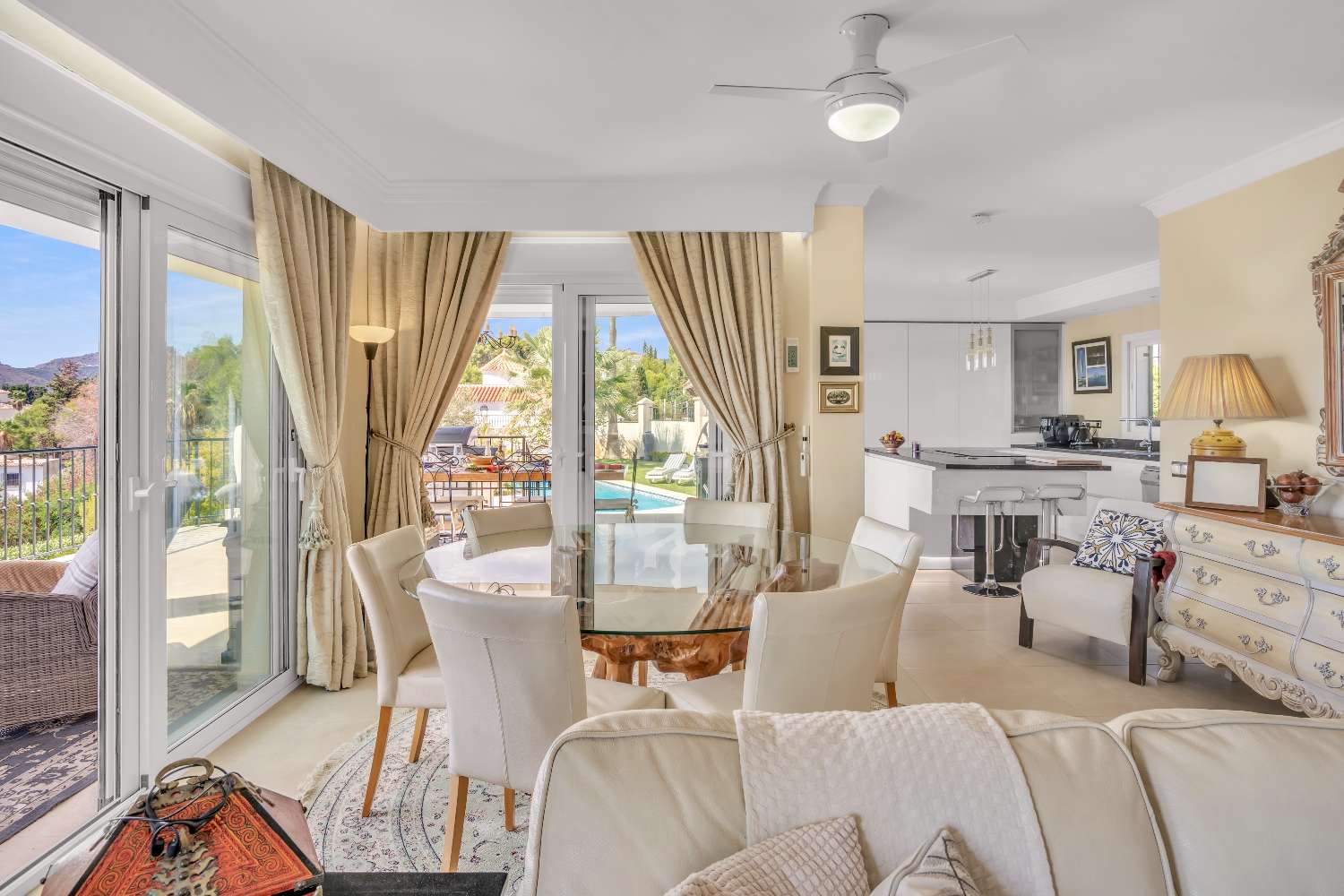 Luxury villa with panoramic views!