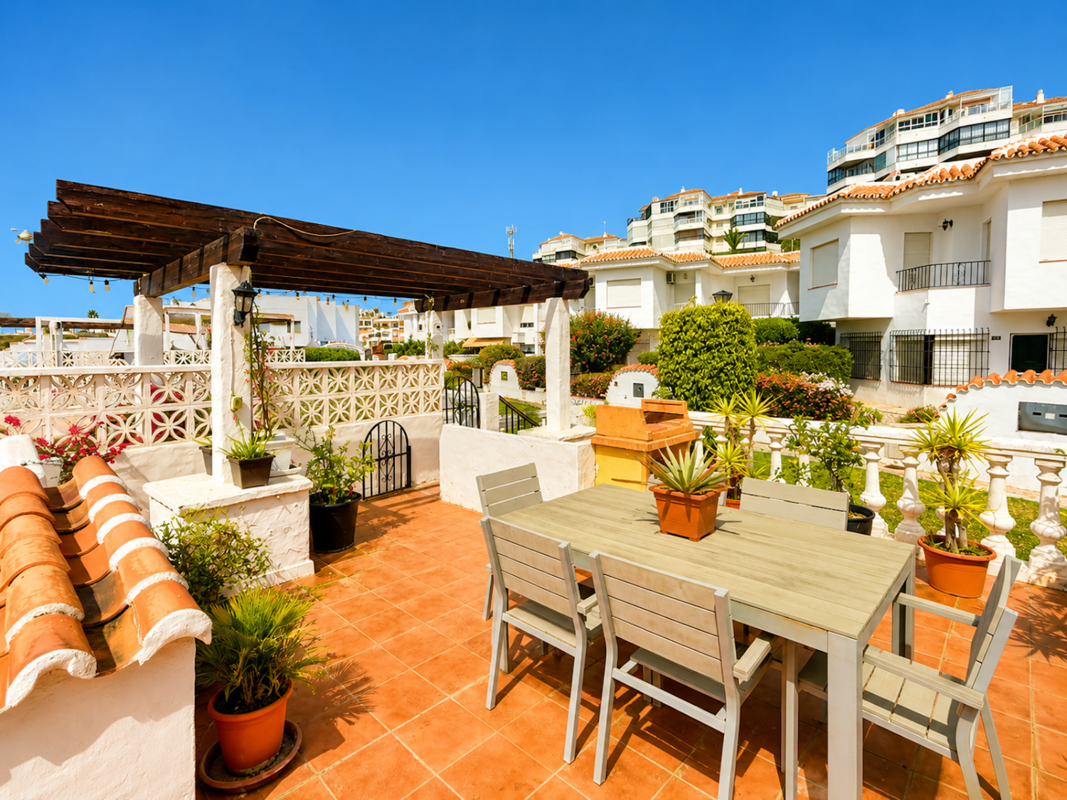 ¡Vistas al mar, terrazas privadas y terraza en la azotea!