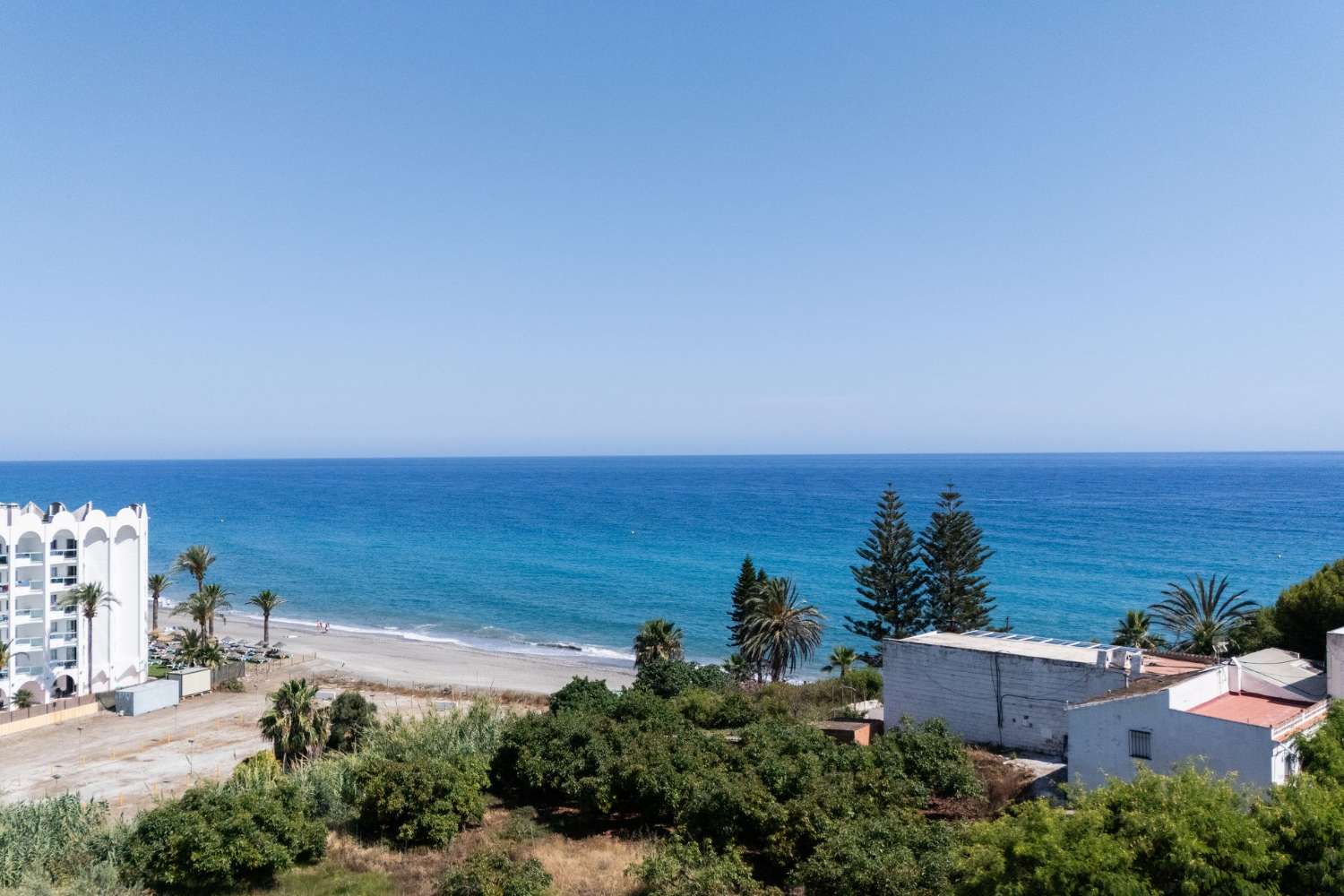 Beachfront with panoramic views!