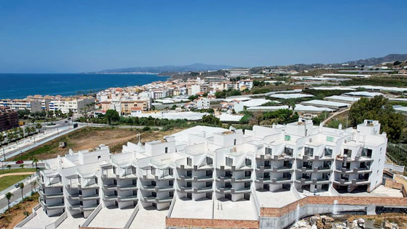 ¡Obra nueva cerca de la playa!